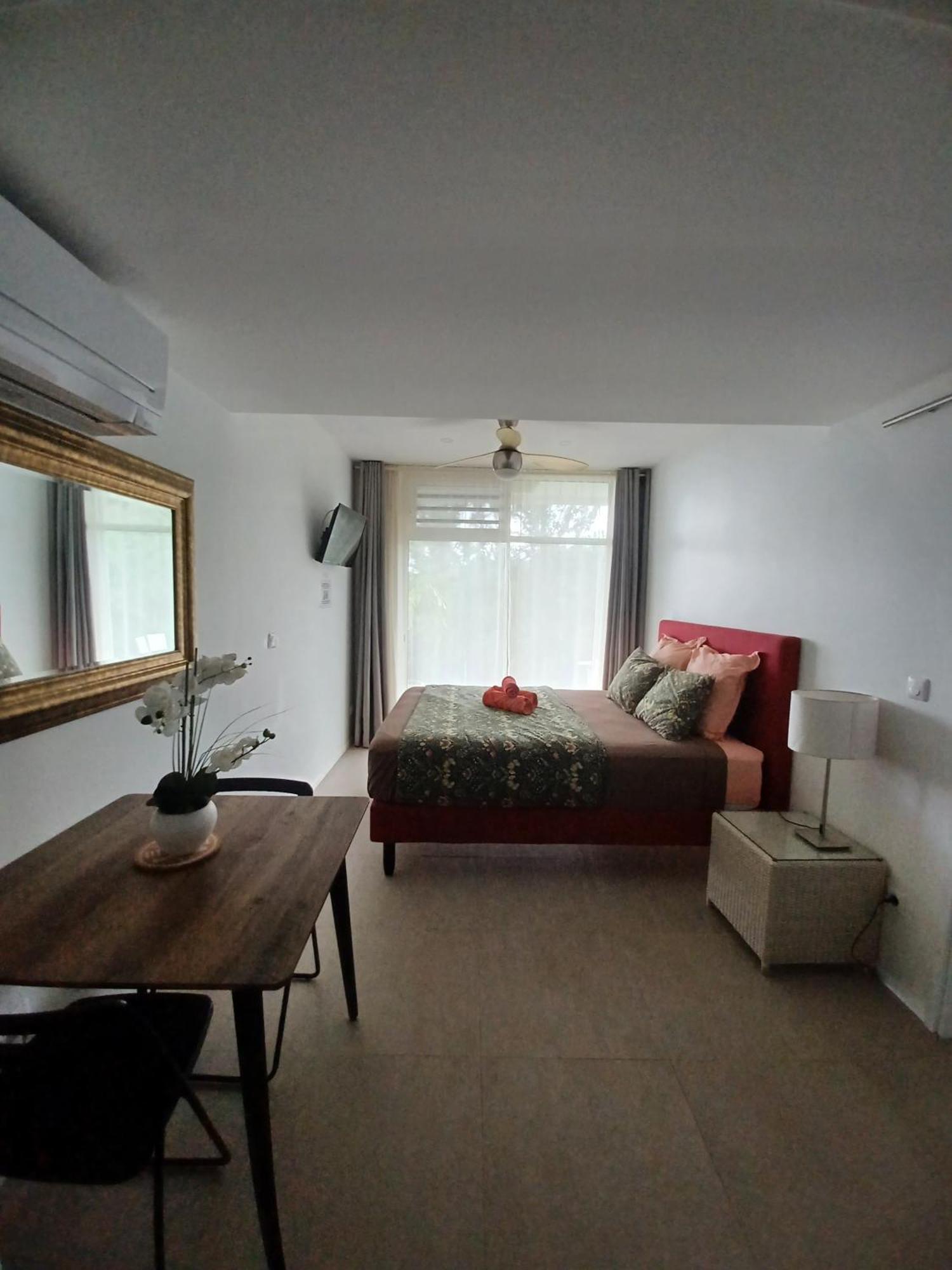Logement Cosy Avec Piscine Et Vue Tahiti Punaauia Esterno foto